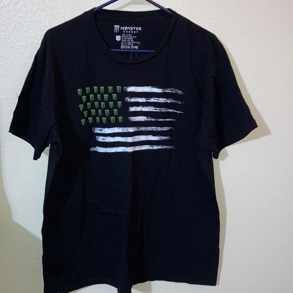 Monster flag tee